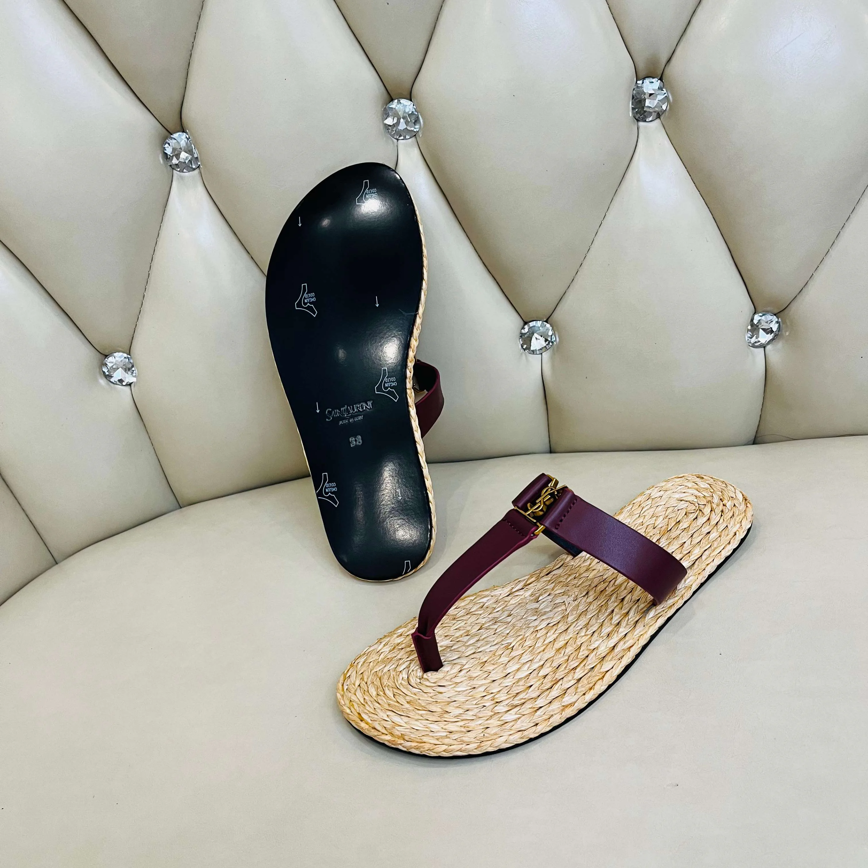 Women's Flip-Flops SAINT LAURENT 18083990