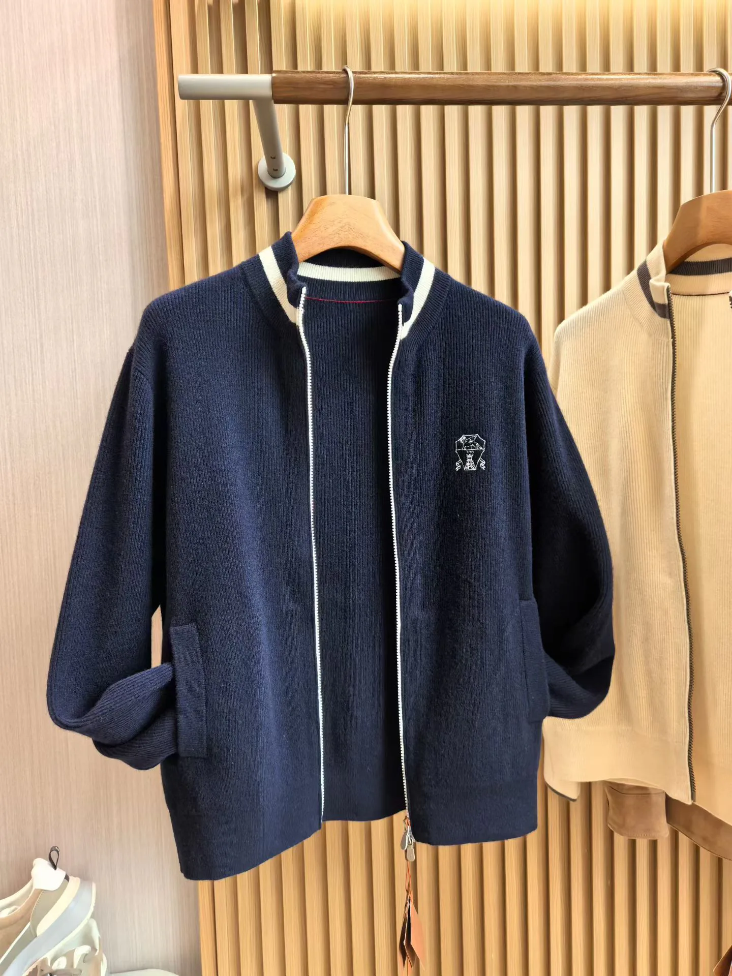 Men's Jumpers And Sweaters BRUNELLO CUCINELLI 18083997