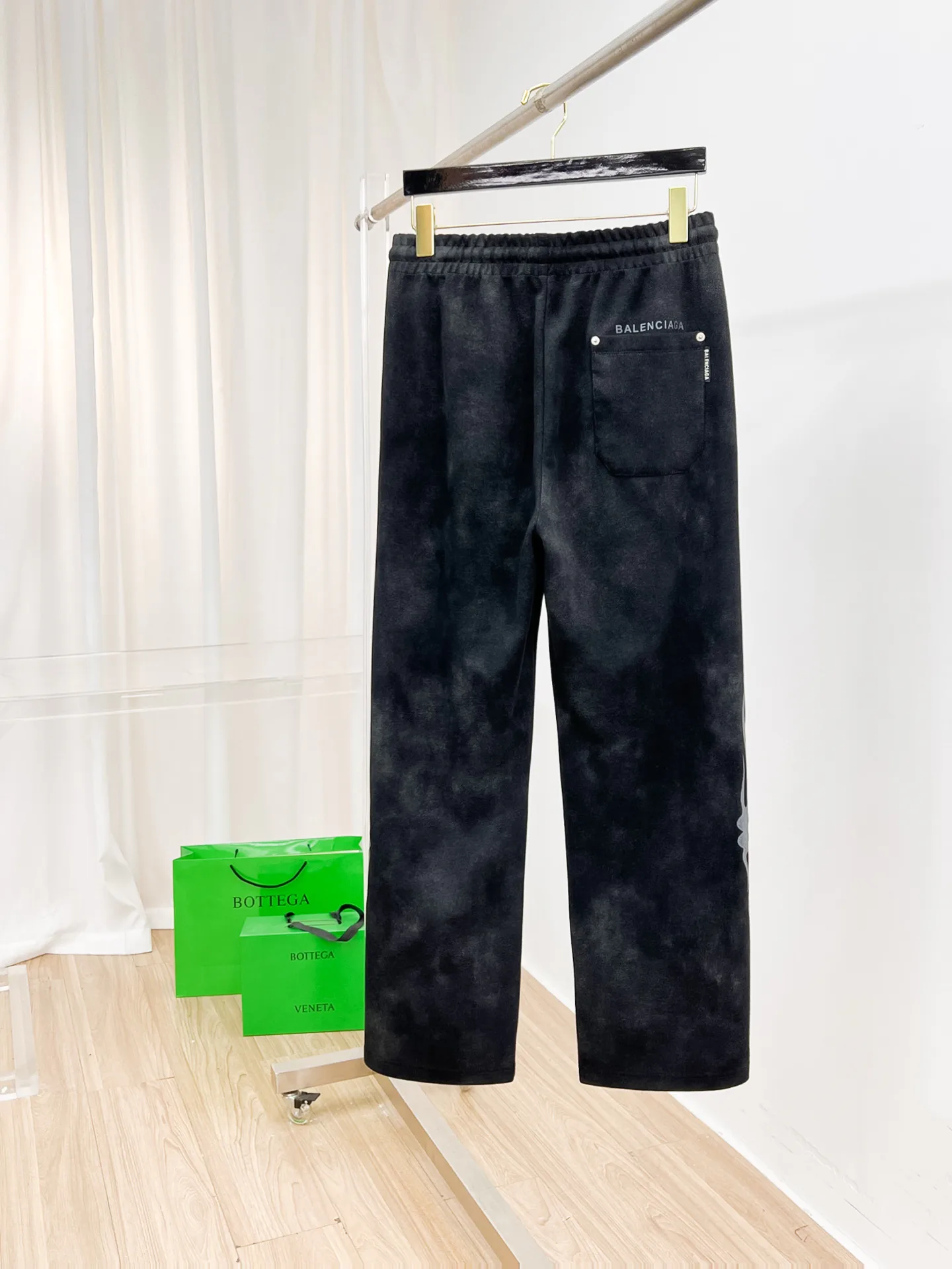 Men's Trousers BALENCIAGA 18399379