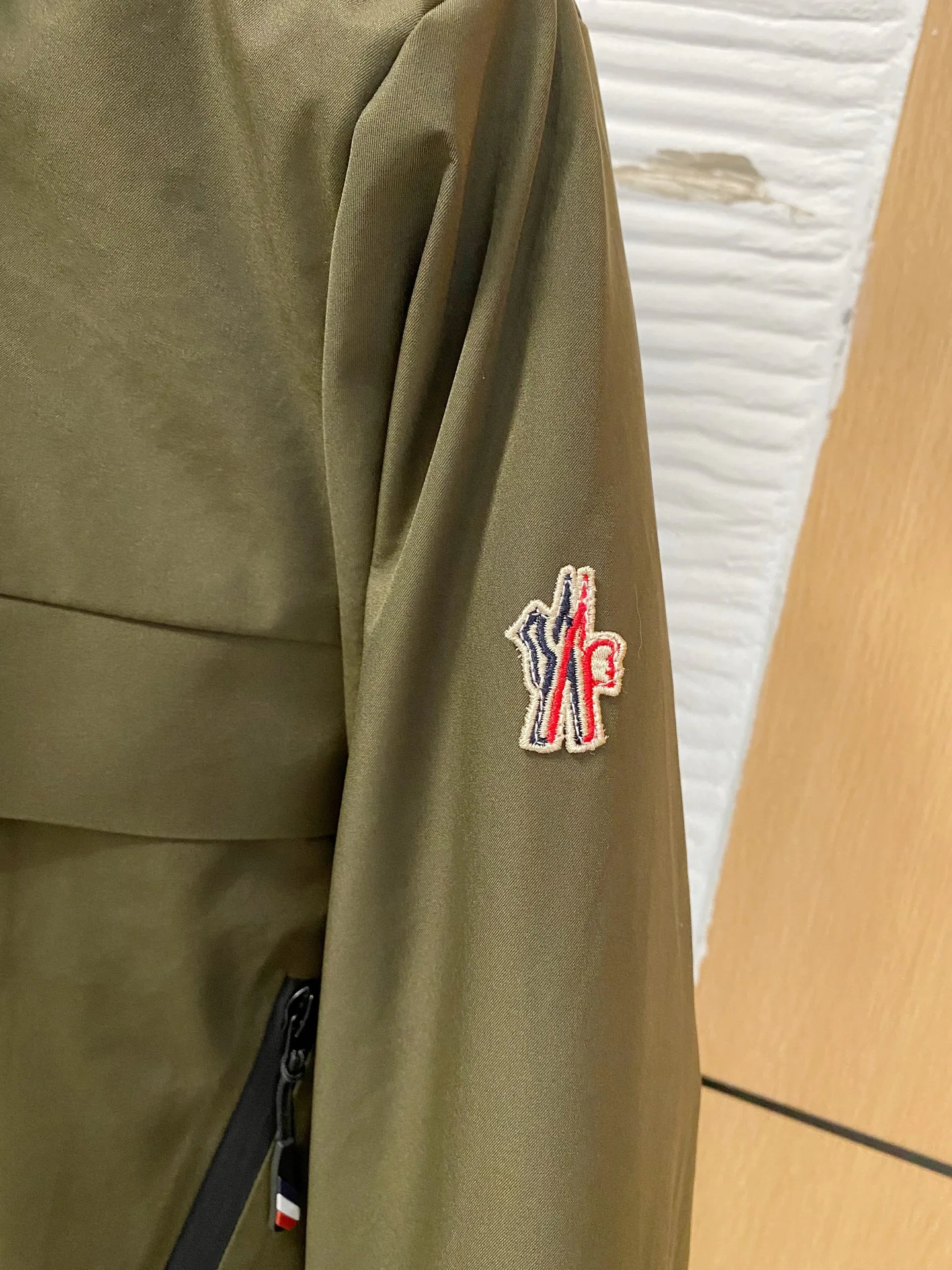 Men's Jackets And Down Jackets MONCLER 18029196