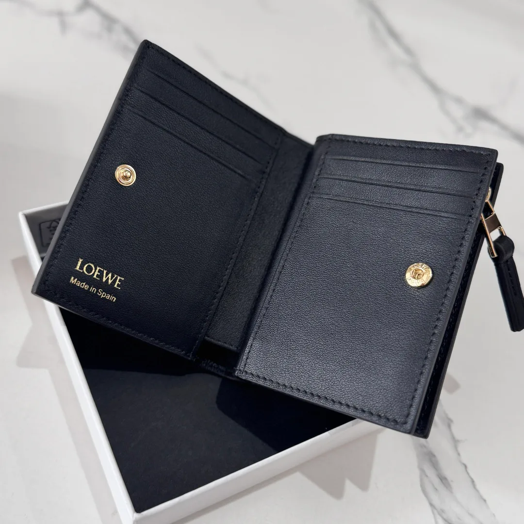 Women's Clutches LOEWE 17927439
