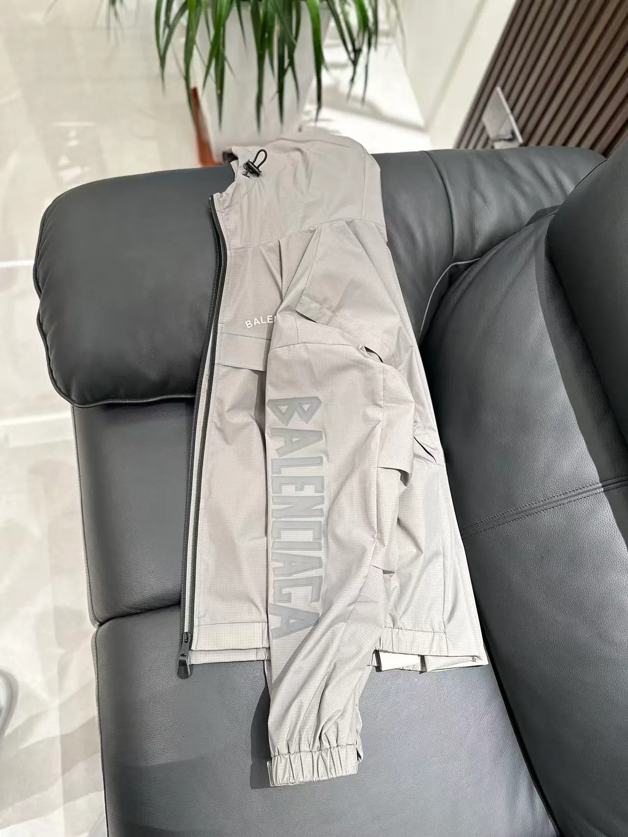 Women's Jackets And Down Jackets BALENCIAGA 17944124