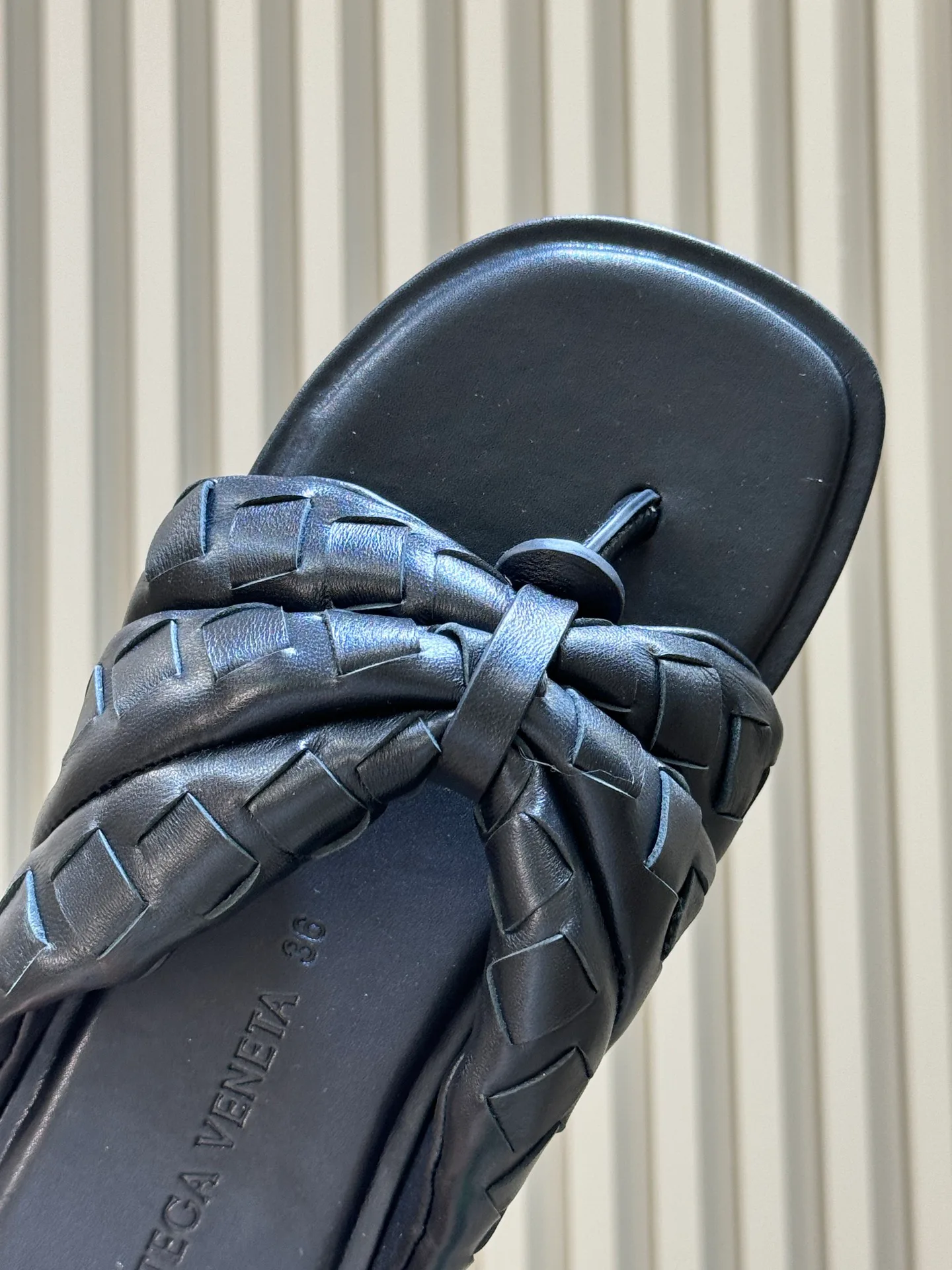 Women's Flip-Flops BOTTEGA VENETA 18073676