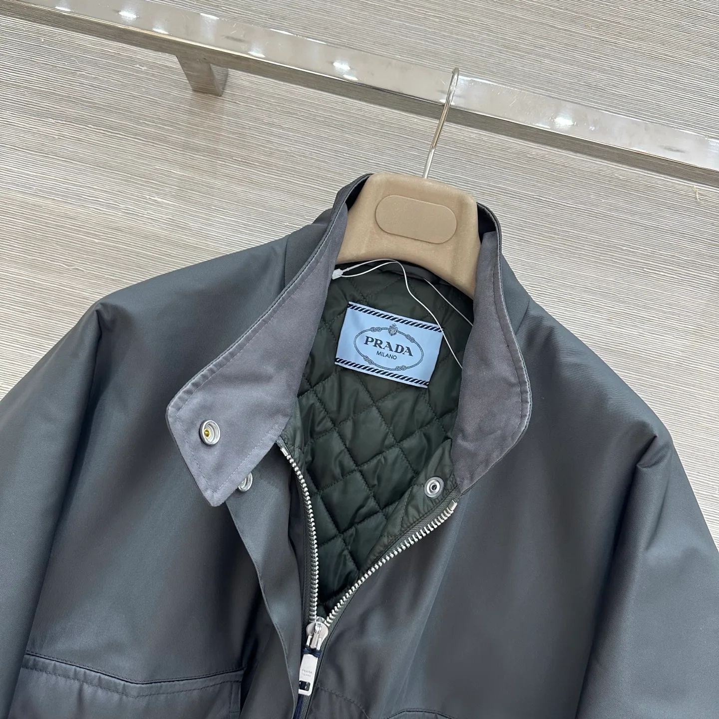 Куртки И Пуховики Женские Prada 18653894