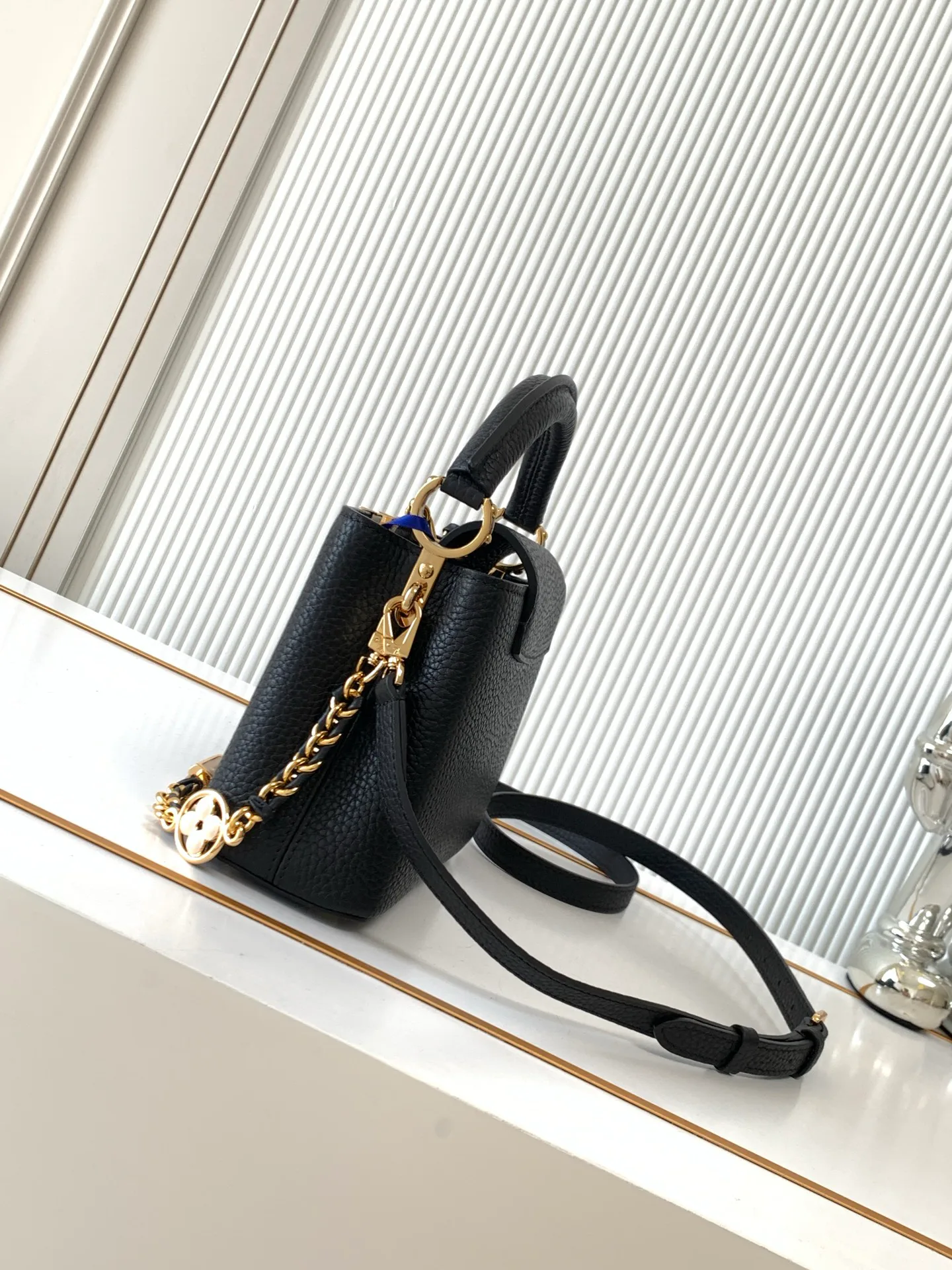 Women's Classic Handbags LOUIS VUITTON 17802974