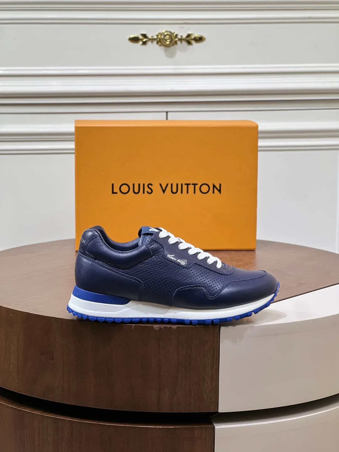 Men's Sneakers LOUIS VUITTON 18039347