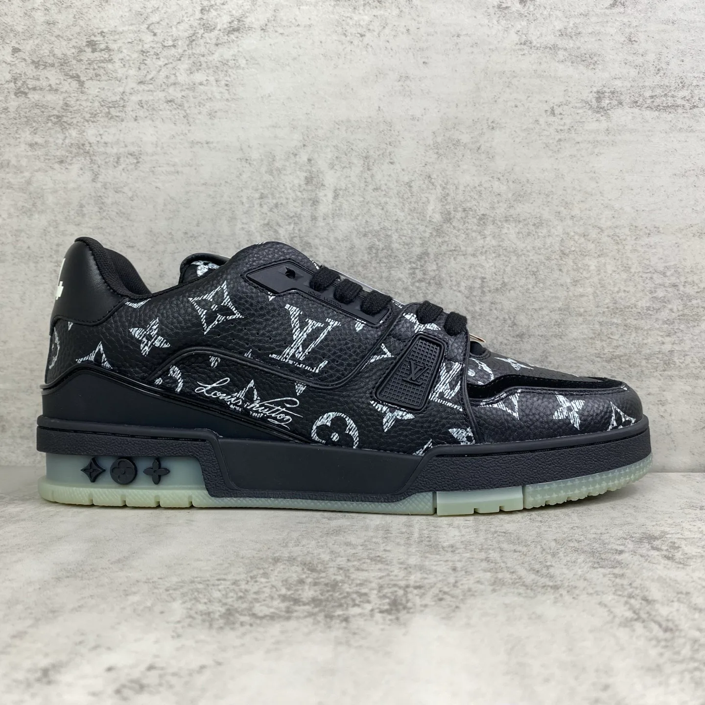 Men's Sneakers LOUIS VUITTON 17818940