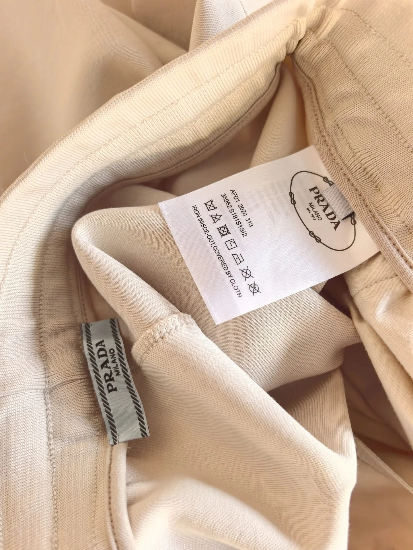 Men's Shorts PRADA 17804285