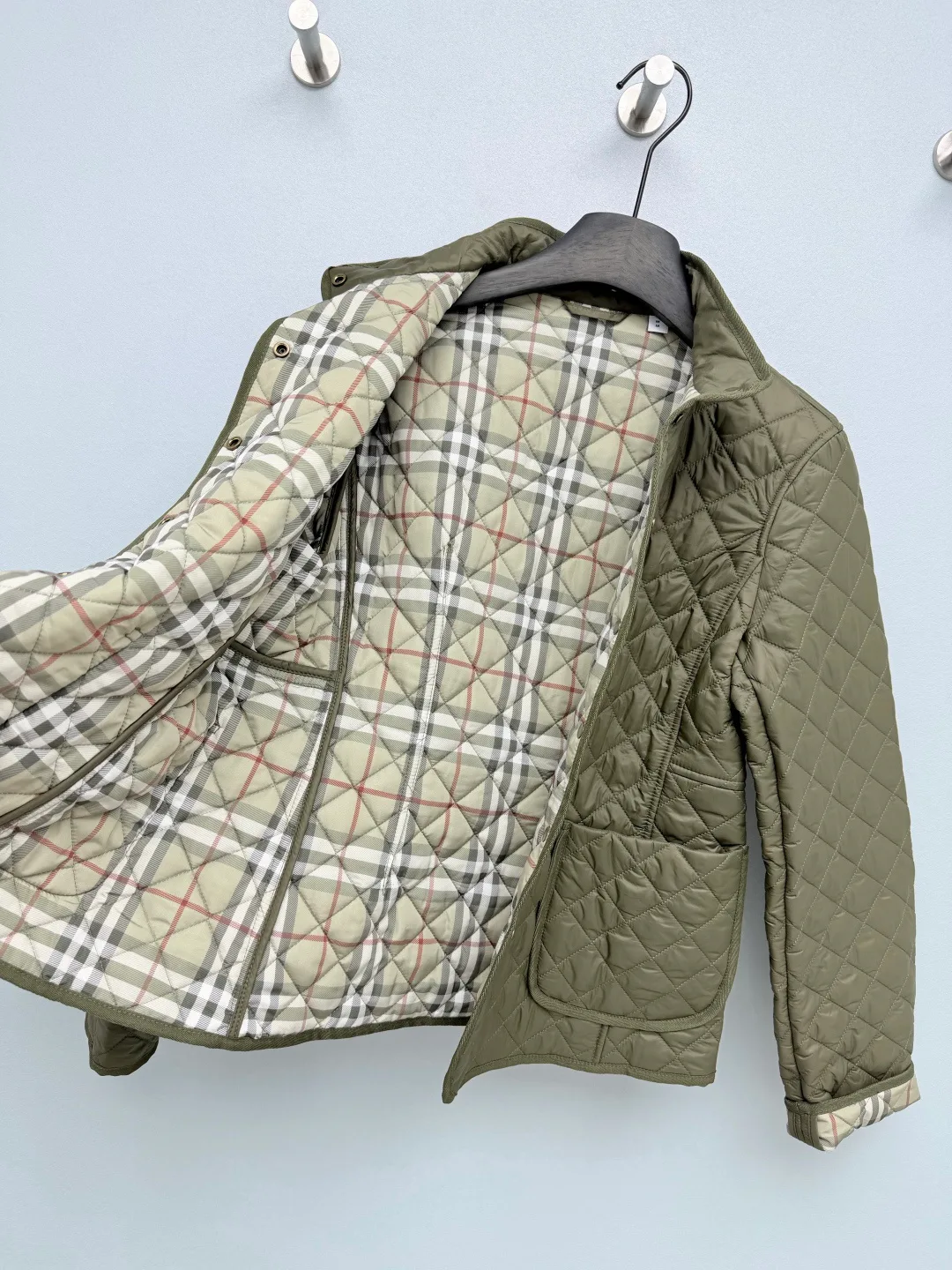 Women's Jackets And Down Jackets BURBERRY 18512944
