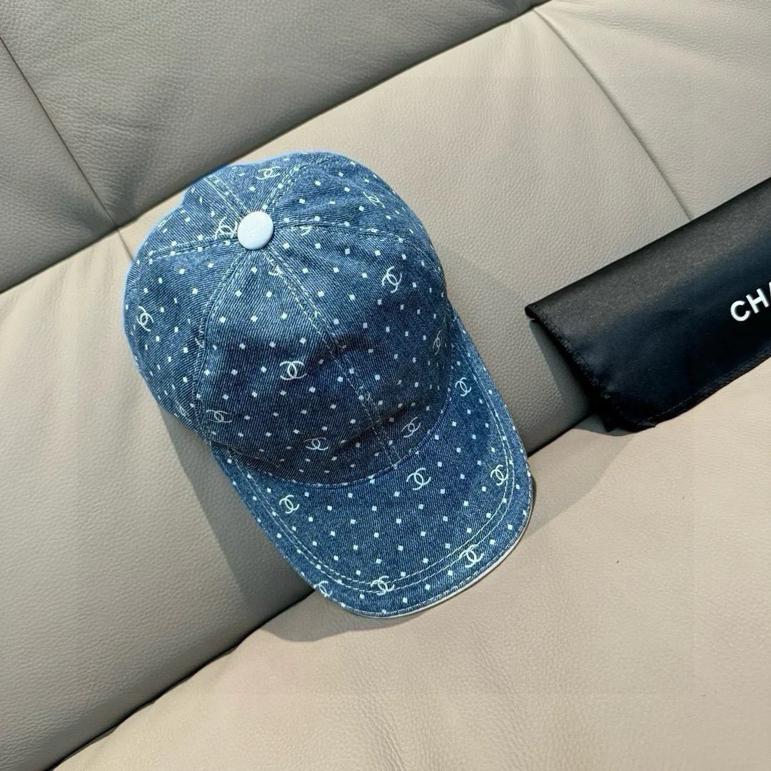 Hats CHANEL 18347067