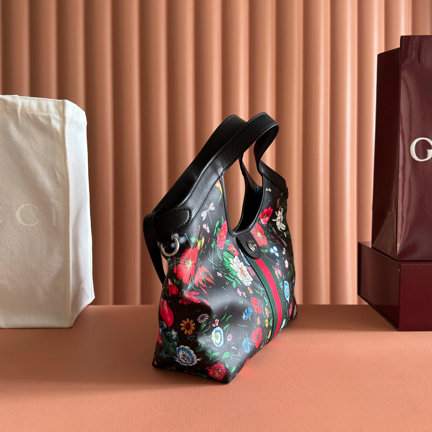 Women's Classic Handbags GUCCI 18148092
