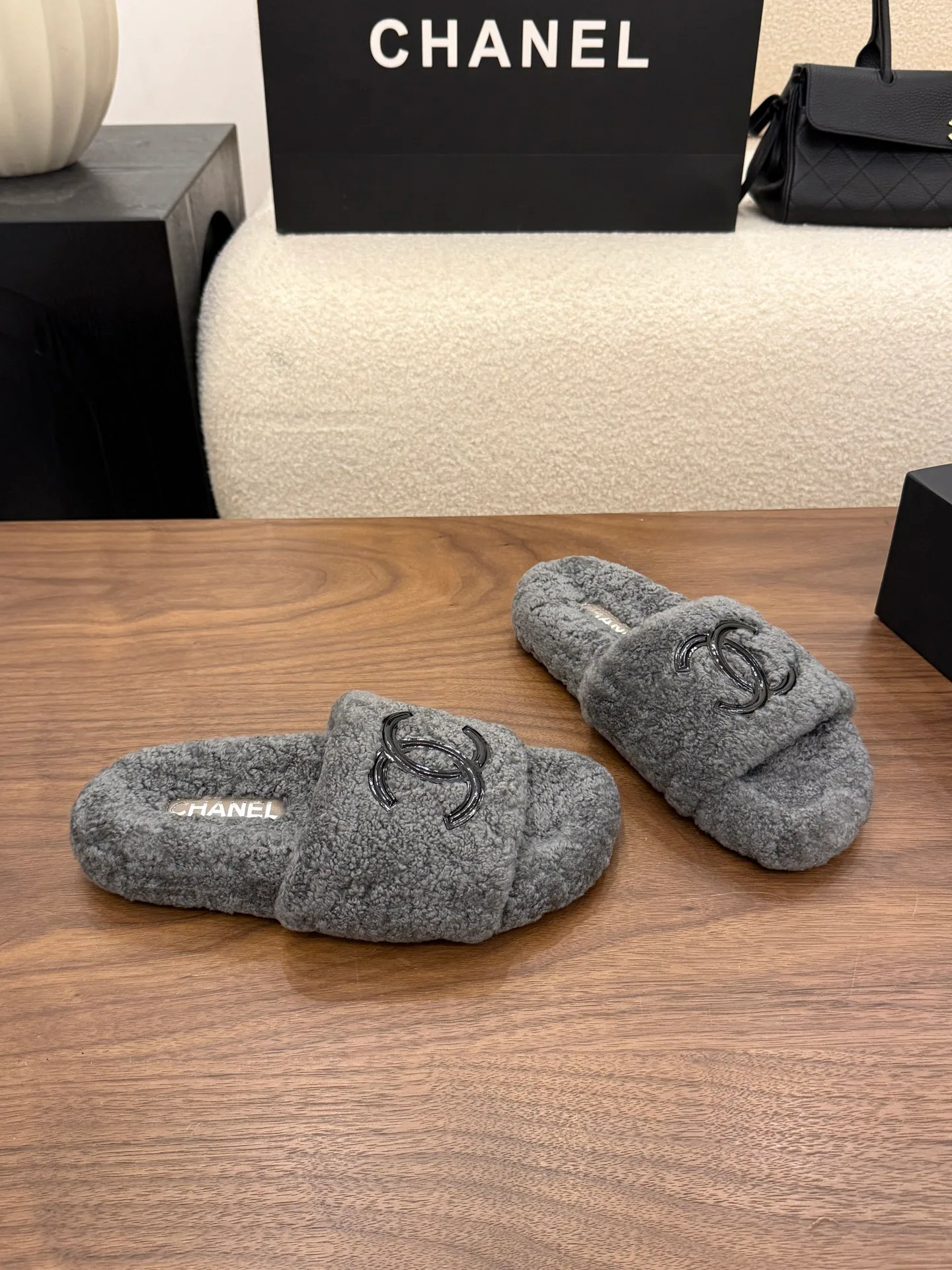 Women's Slippers CHANEL 18223669