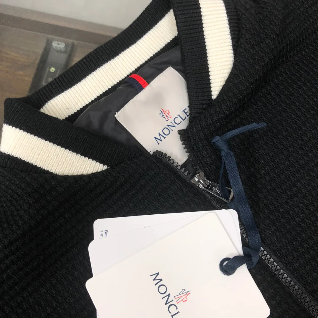 Men's Jackets And Down Jackets MONCLER 18001970