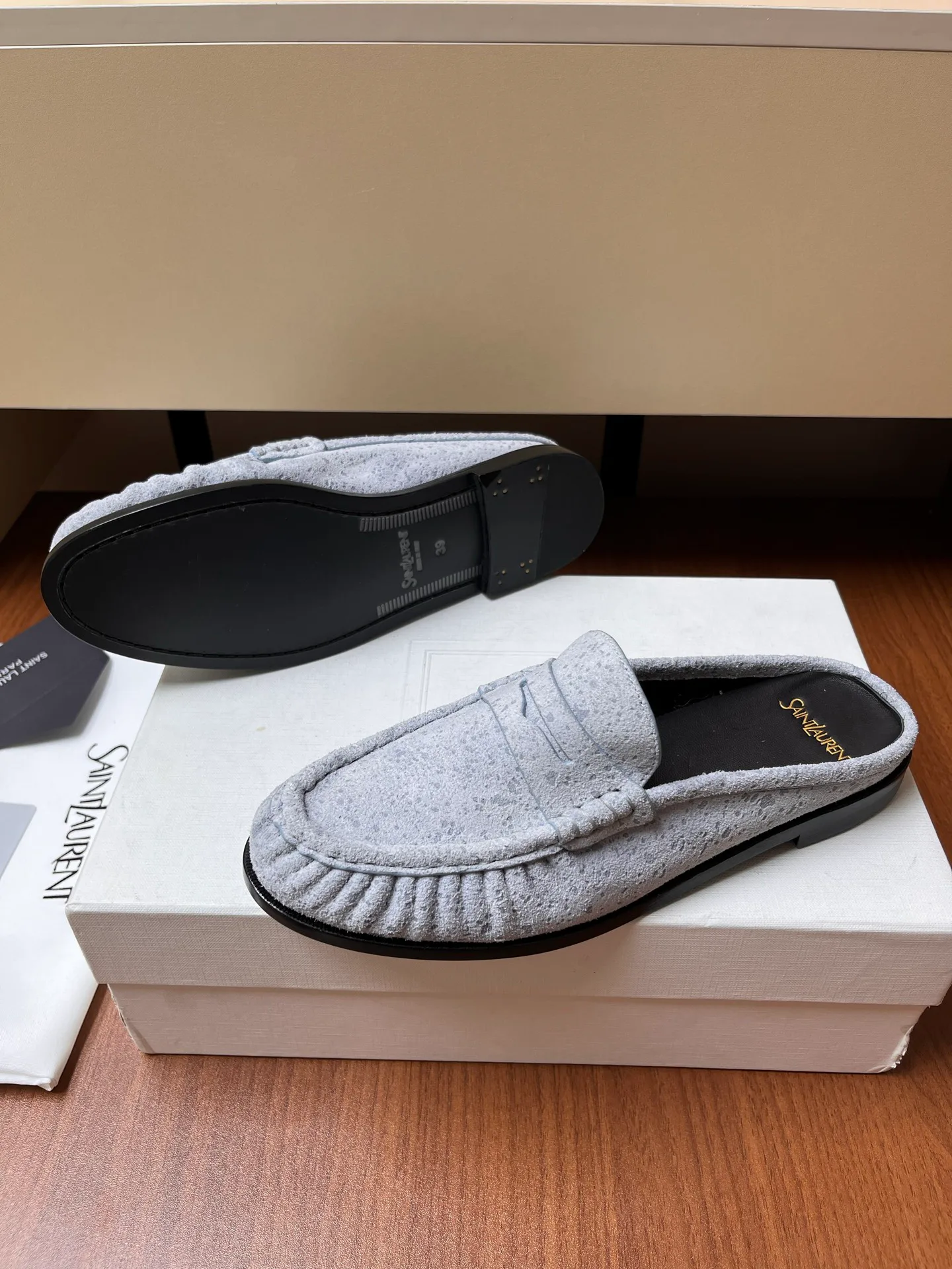 Women's Loafers And Moccasins SAINT LAURENT 18037879