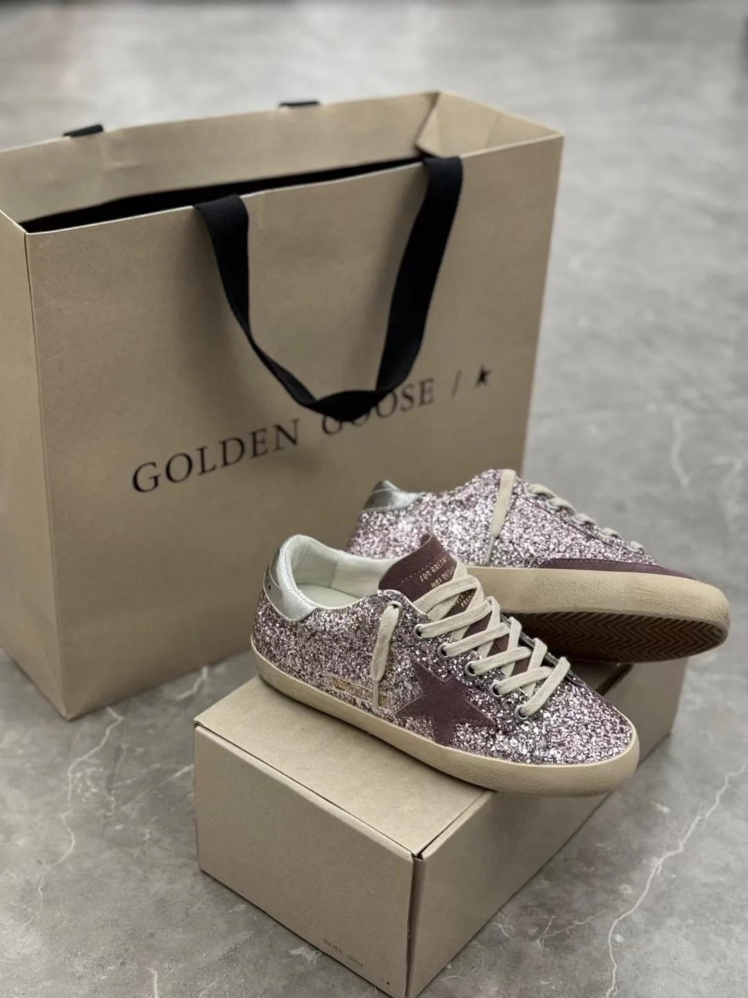 Women's Sneakers GOLDEN GOOSE 18265592