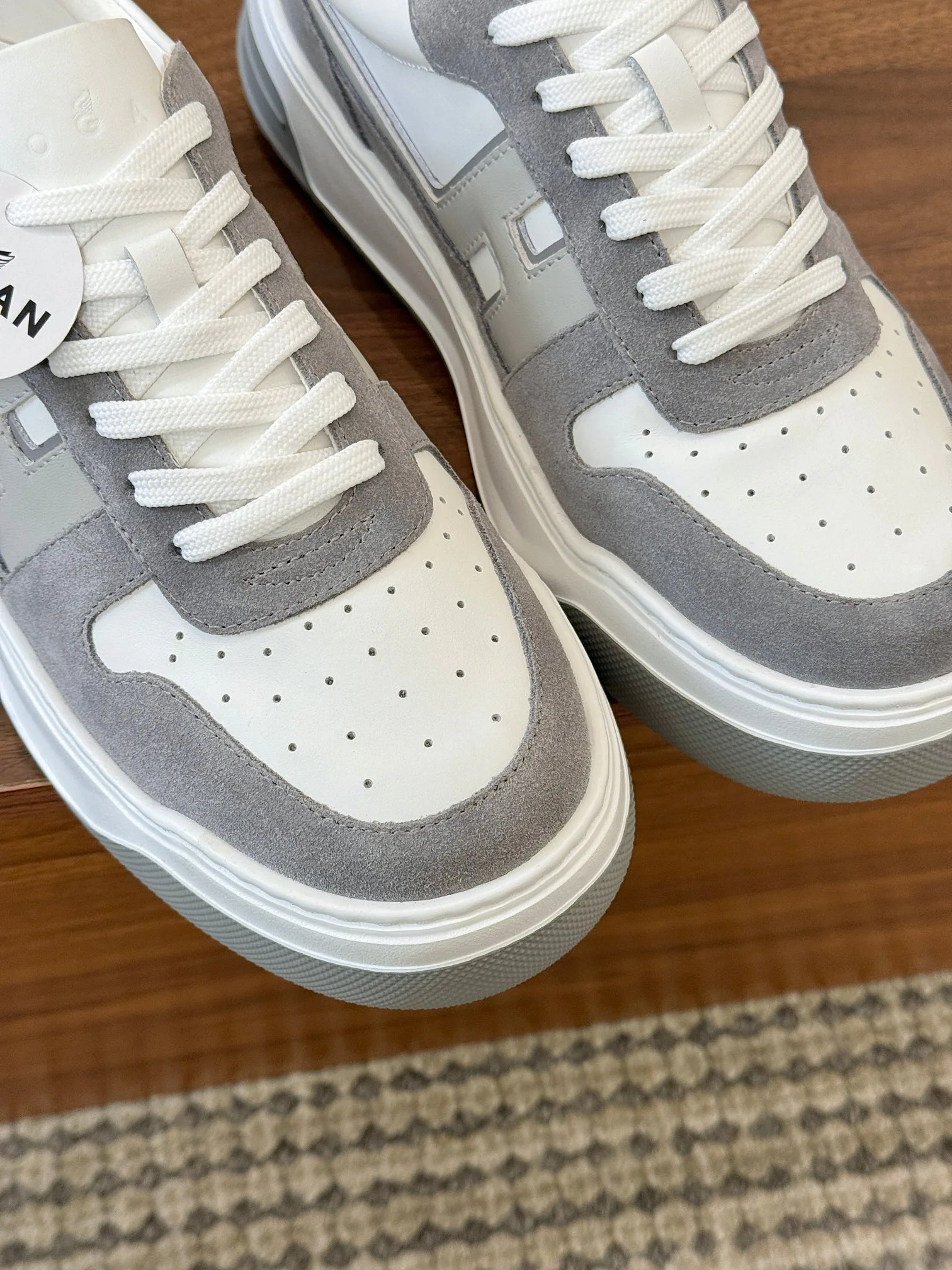 Women's Sneakers HOGAN 17827629