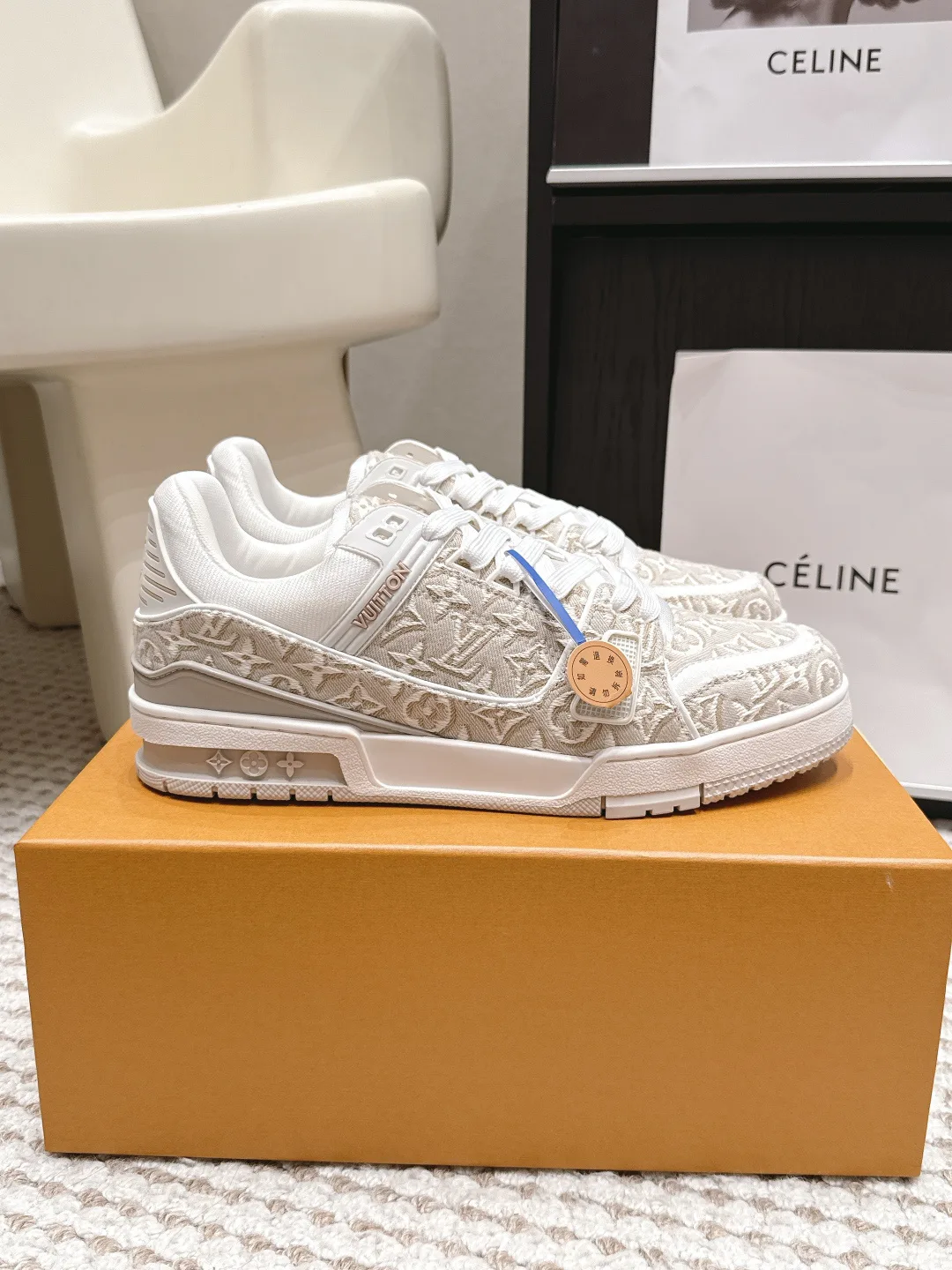 Women's Sneakers LOUIS VUITTON 17657685