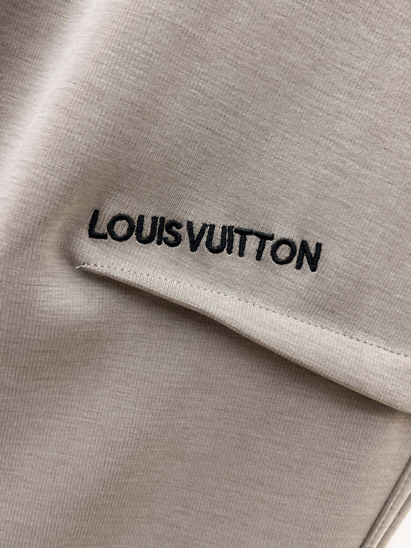 Men's Trousers LOUIS VUITTON 18399350