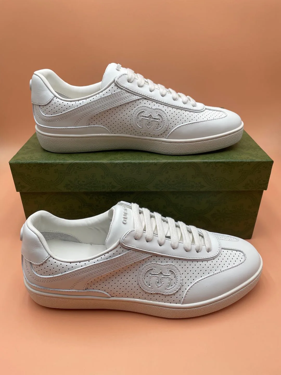 Women's Sneakers GUCCI 17620516