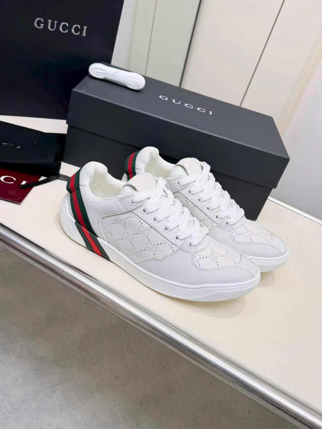 Women's Sneakers GUCCI 18311599