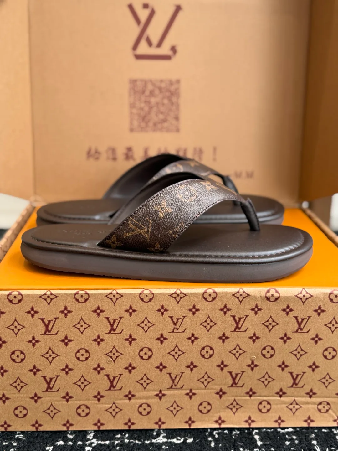 Men's Flip-Flops LOUIS VUITTON 17615641