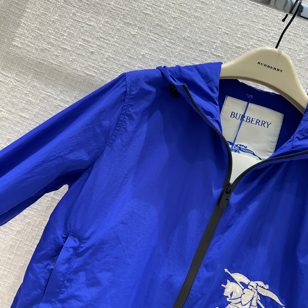 Women's Jackets And Down Jackets BURBERRY 17122327