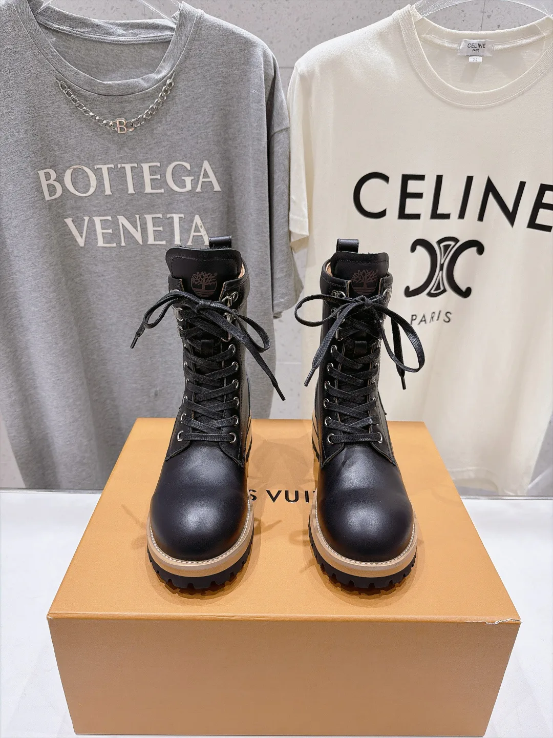 Ботинки Женские Louis Vuitton 18619000