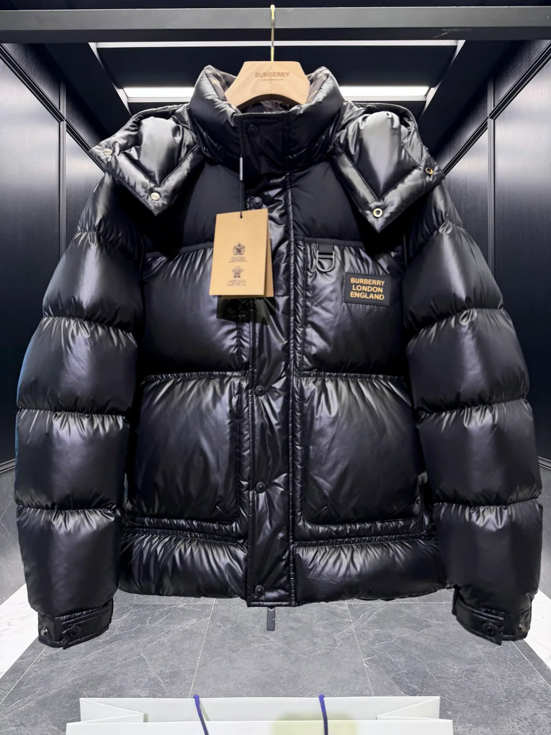 Women's Jackets And Down Jackets BURBERRY 17876508
