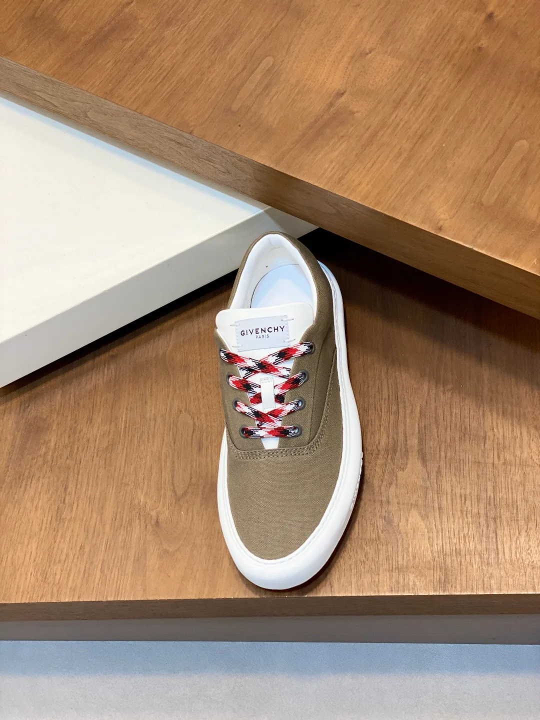 Men's Sneakers GIVENCHY 18449136