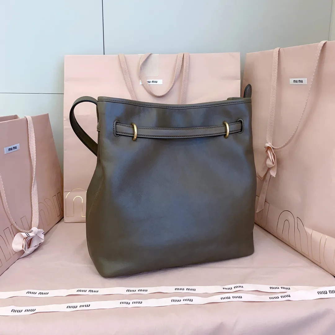 Классические Сумки Женские Miu Miu 18602511