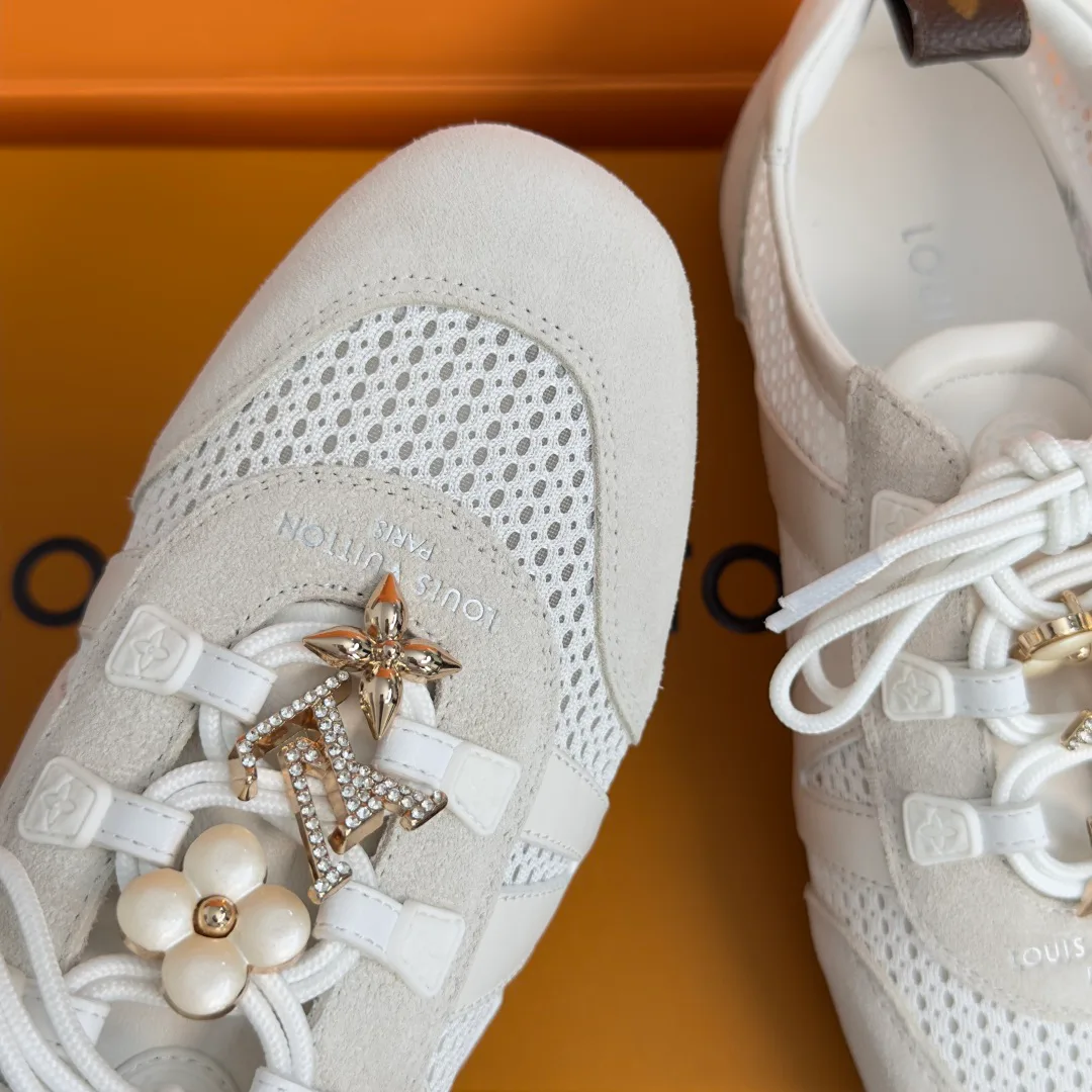 Women's Sneakers LOUIS VUITTON 17950620