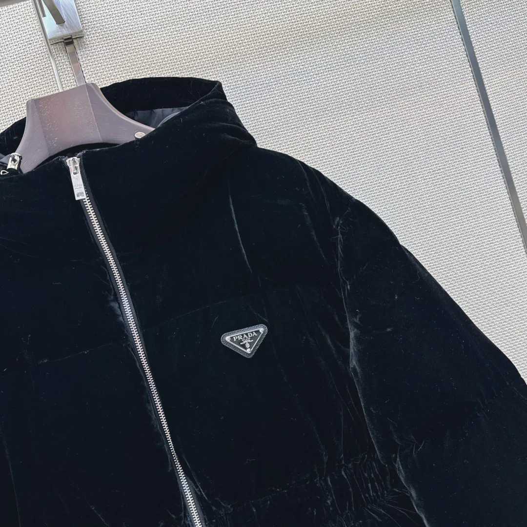 Куртки И Пуховики Женские Prada 18605807