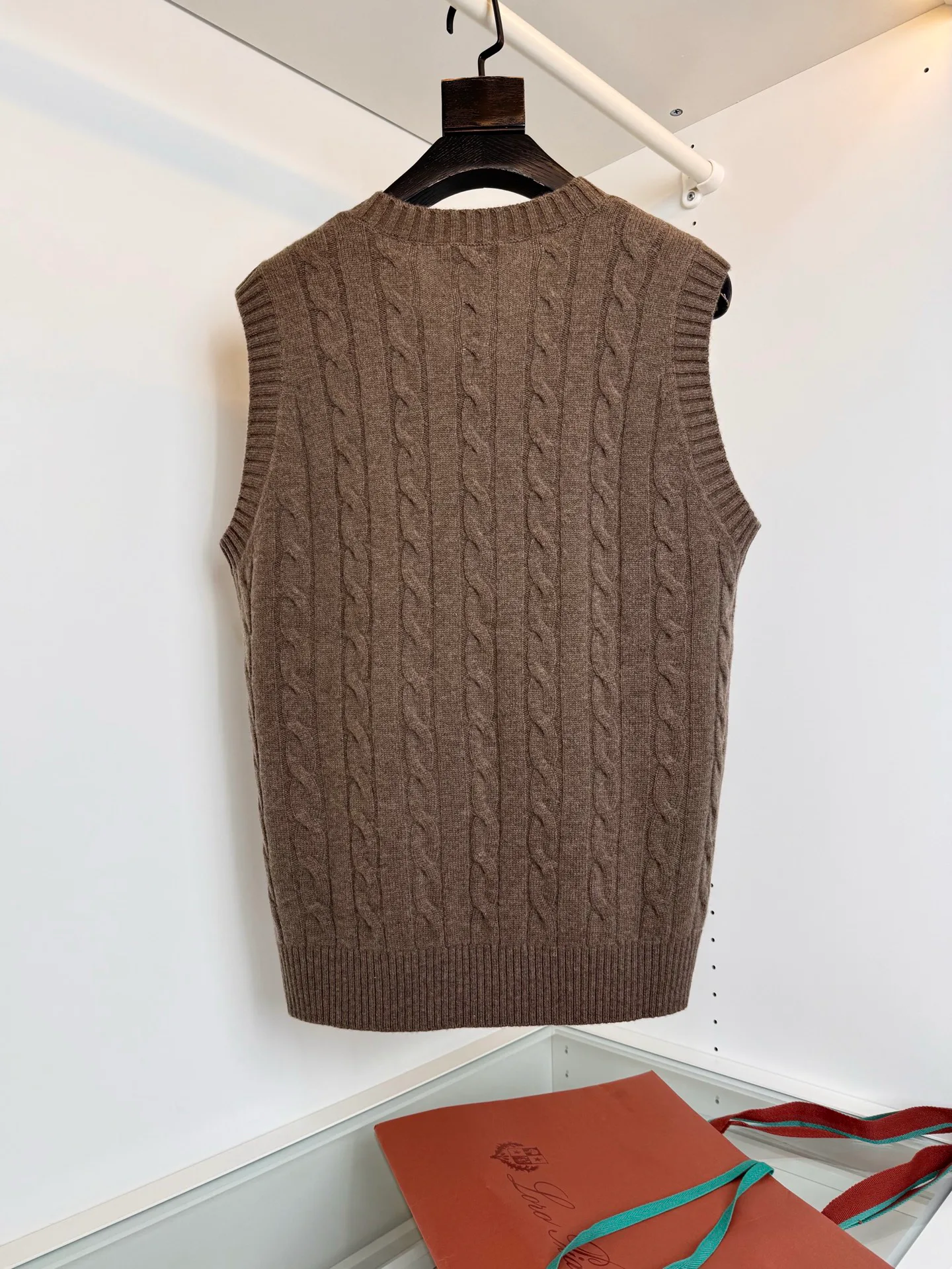 Men's Vests LORO PIANA 18396422