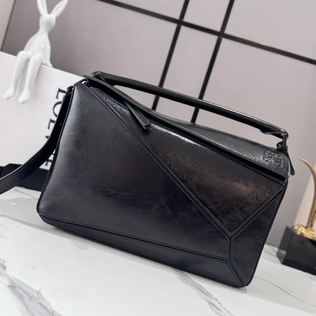 Women's Classic Handbags LOEWE 17818155