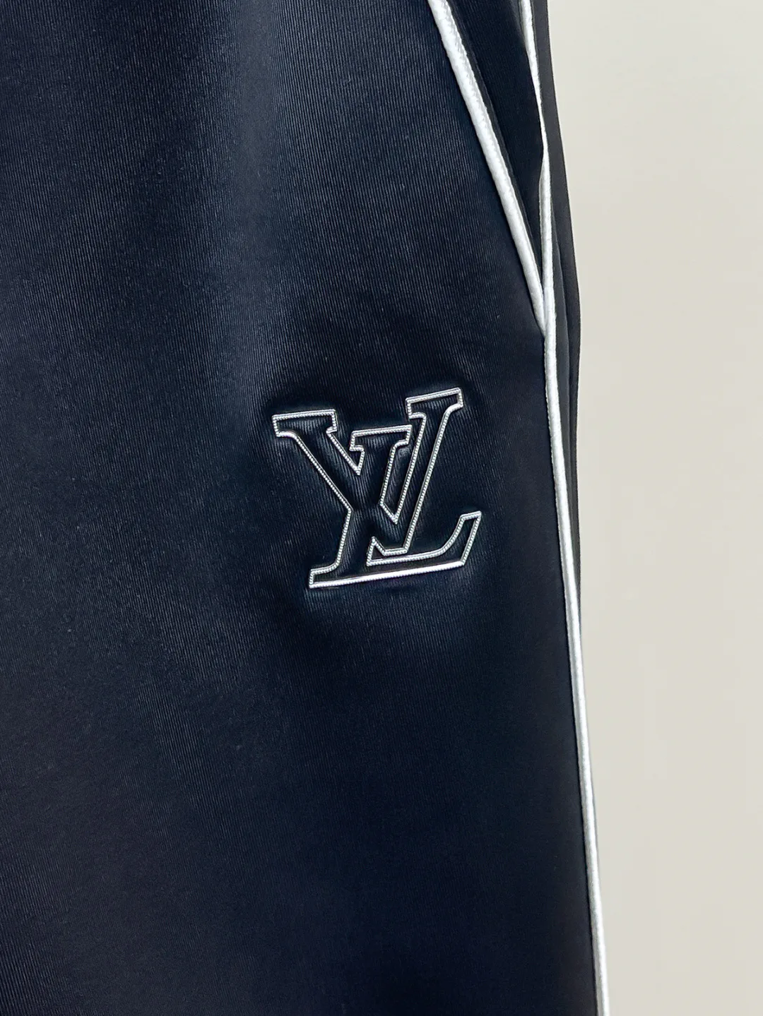 Men's Trousers LOUIS VUITTON 18499212