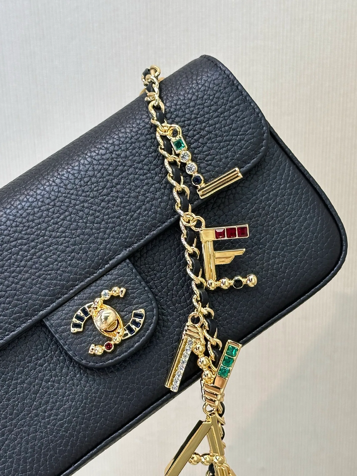 Women's Classic Handbags CHANEL 17376083