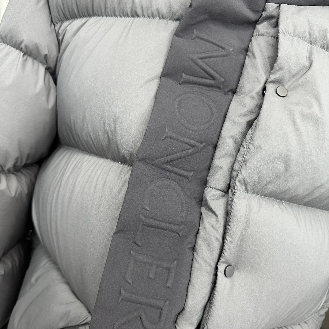 Men's Jackets And Down Jackets MONCLER 18415709