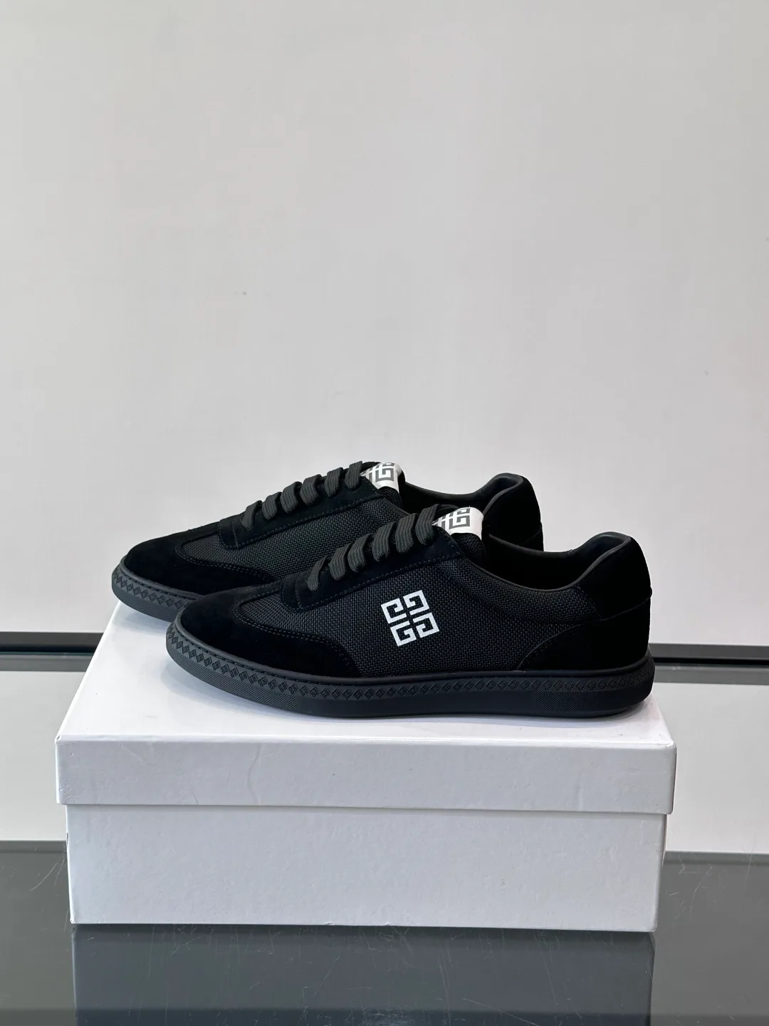 Men's Sneakers GIVENCHY 17672612
