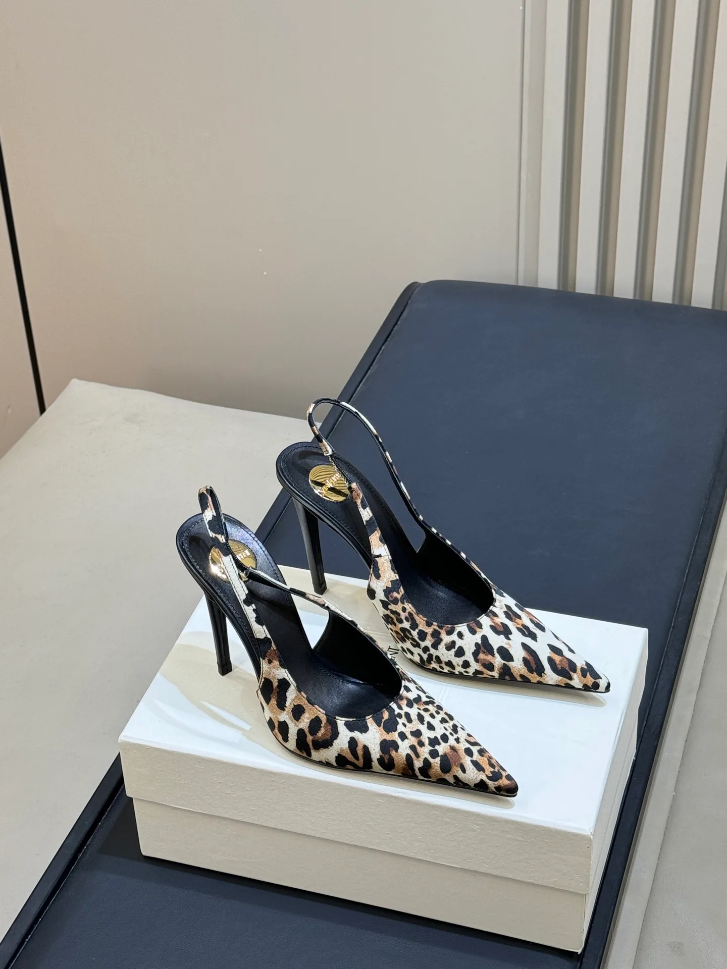 Women's Heels SAINT LAURENT 18073268