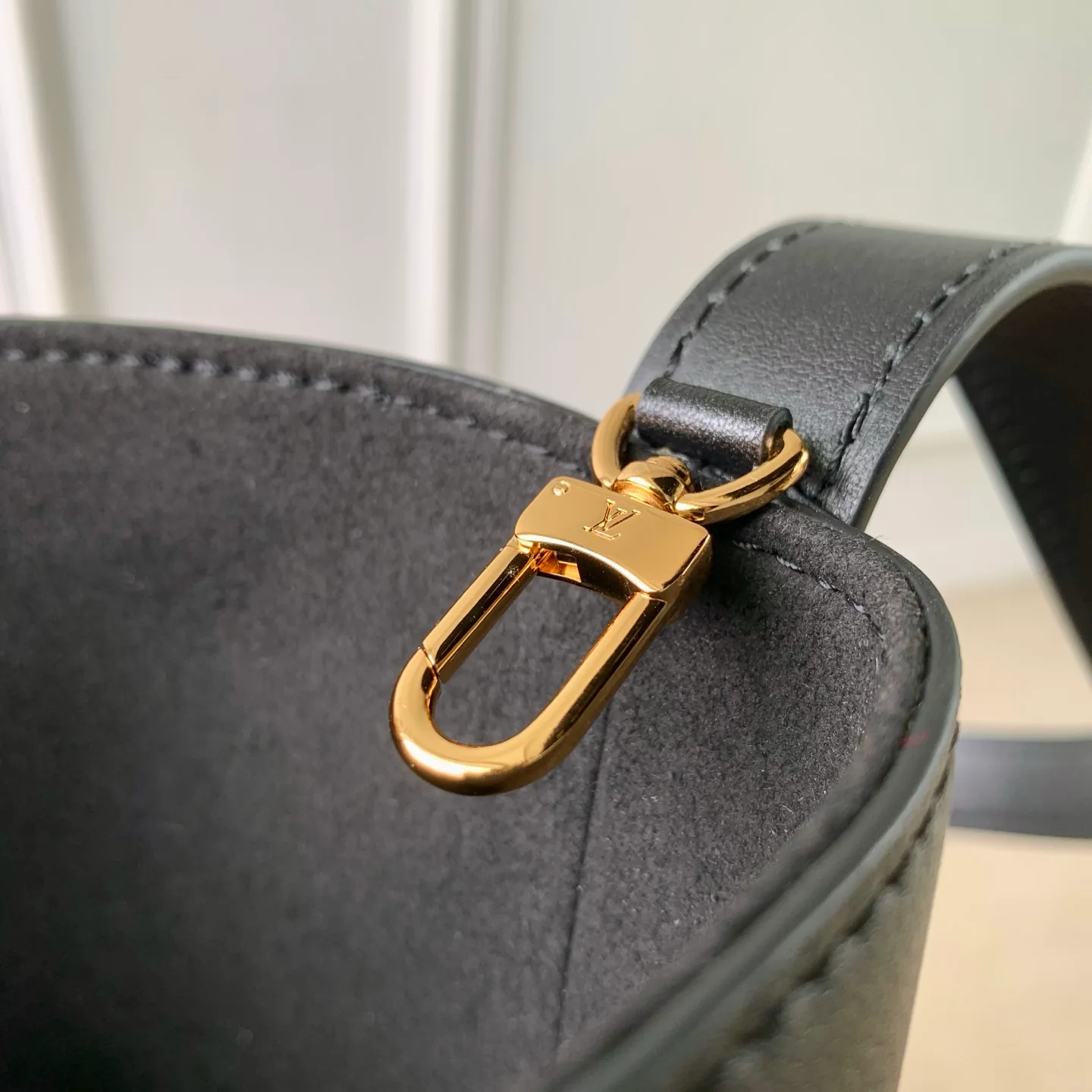 Women's Classic Handbags LOUIS VUITTON 18147457