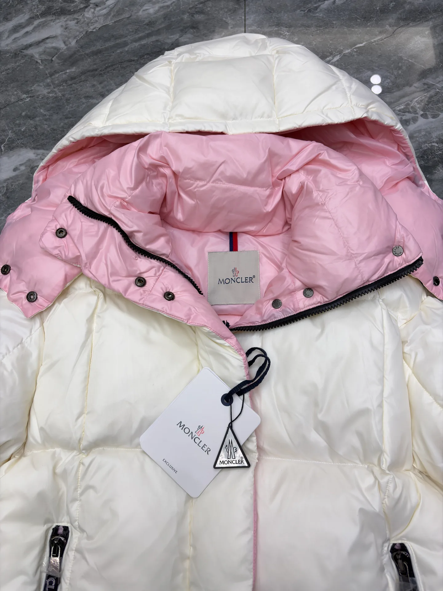 Women's Jackets And Down Jackets MONCLER 17568656