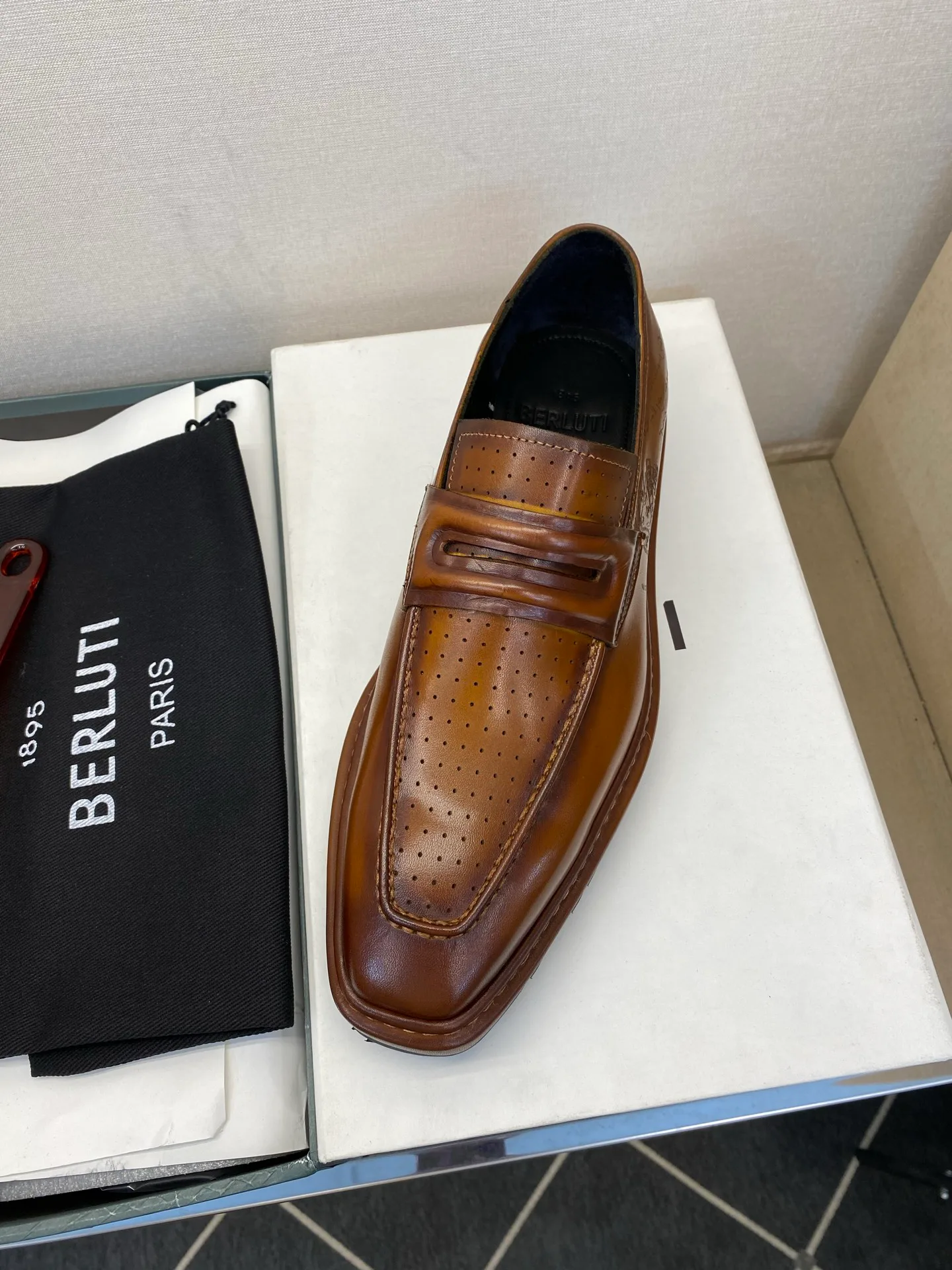 Men's Loafers And Dress Shoes BERLUTI 17971814