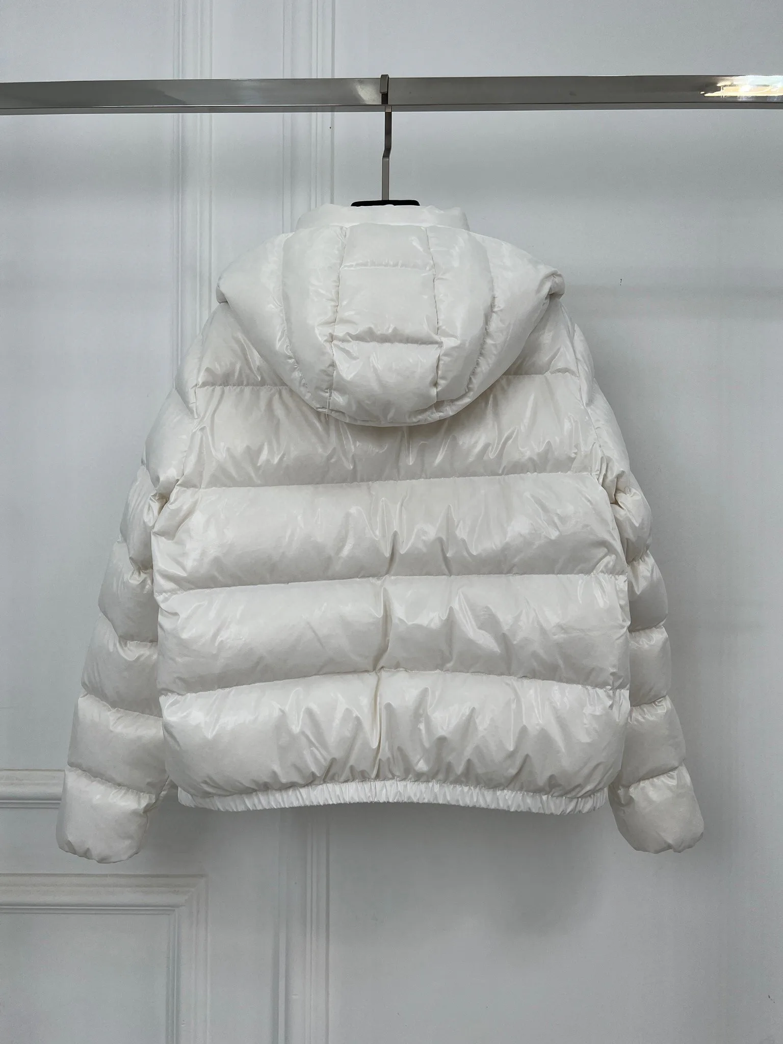 Women's Jackets And Down Jackets MONCLER 18416215