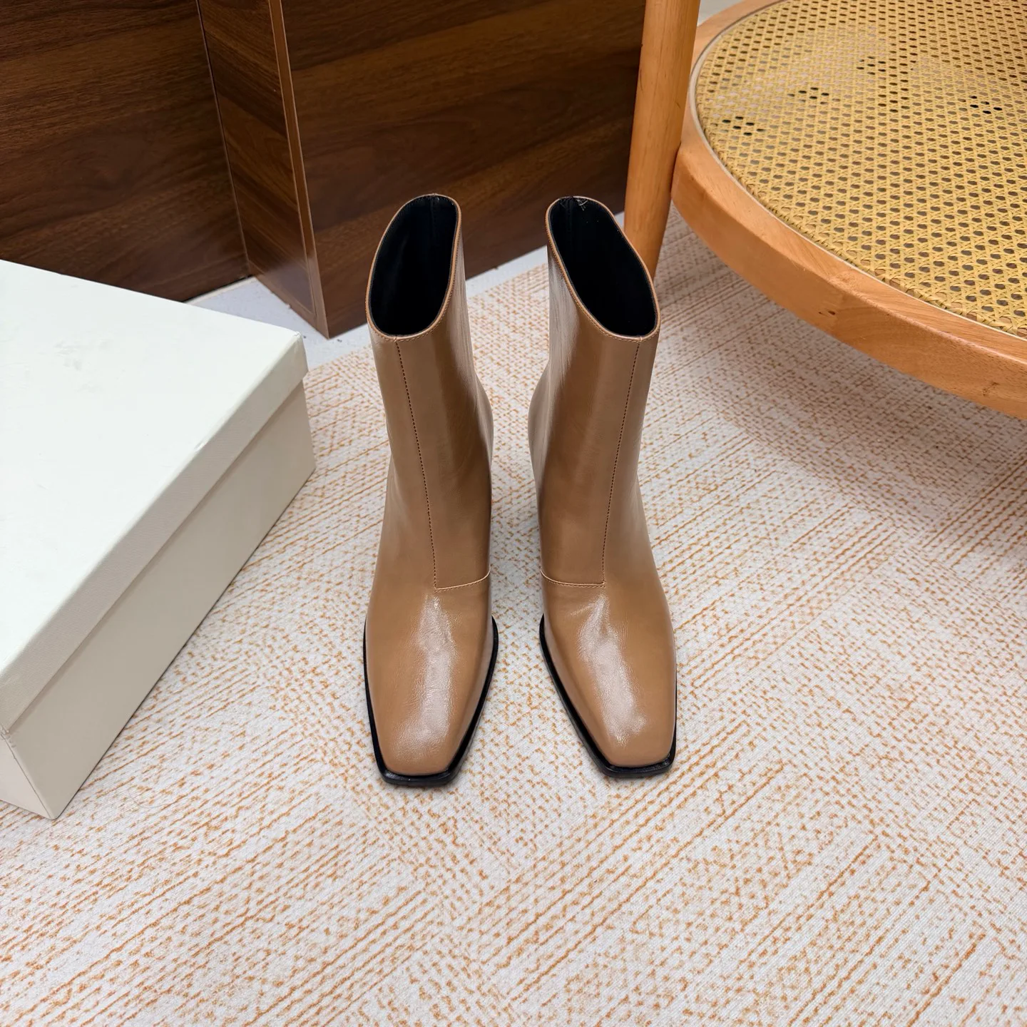 Women's Booties SAINT LAURENT 18104625