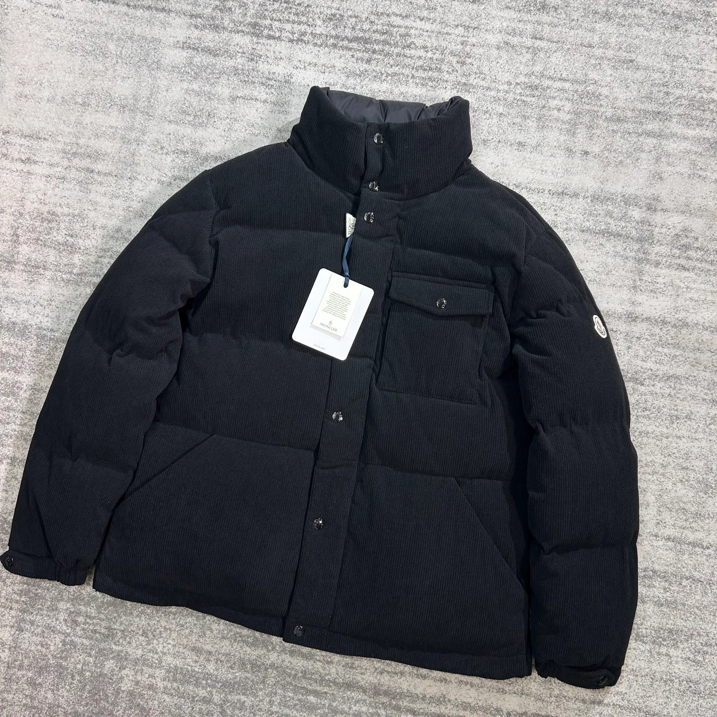 Women's Jackets And Down Jackets MONCLER 18205265