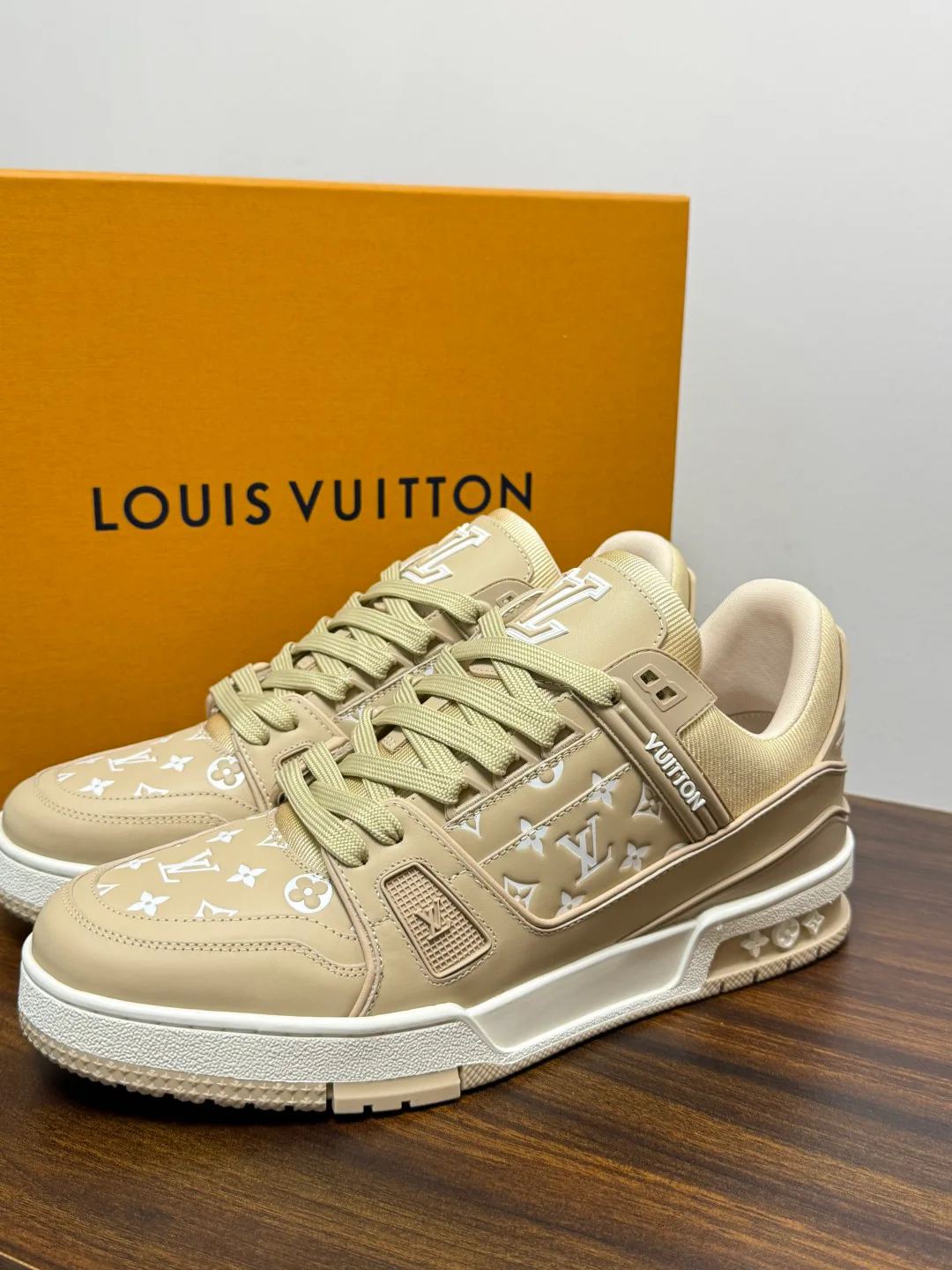 Men's Sneakers LOUIS VUITTON 19569464