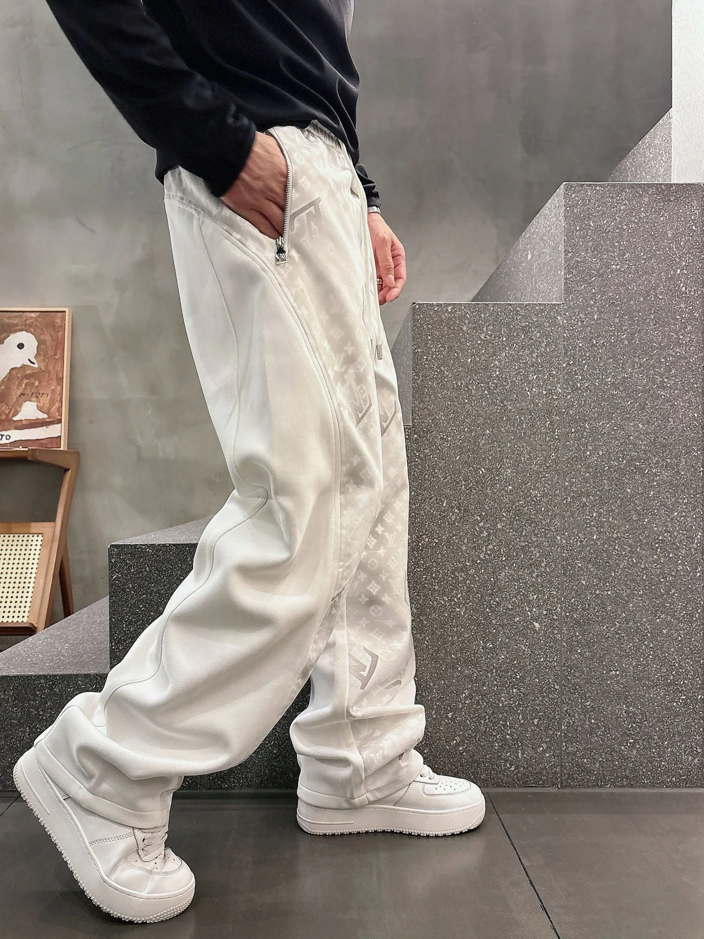 Men's Trousers LOUIS VUITTON 18340436