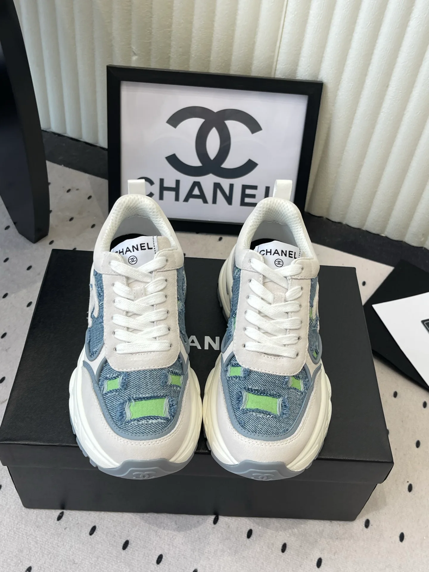 Women's Sneakers CHANEL 17769665