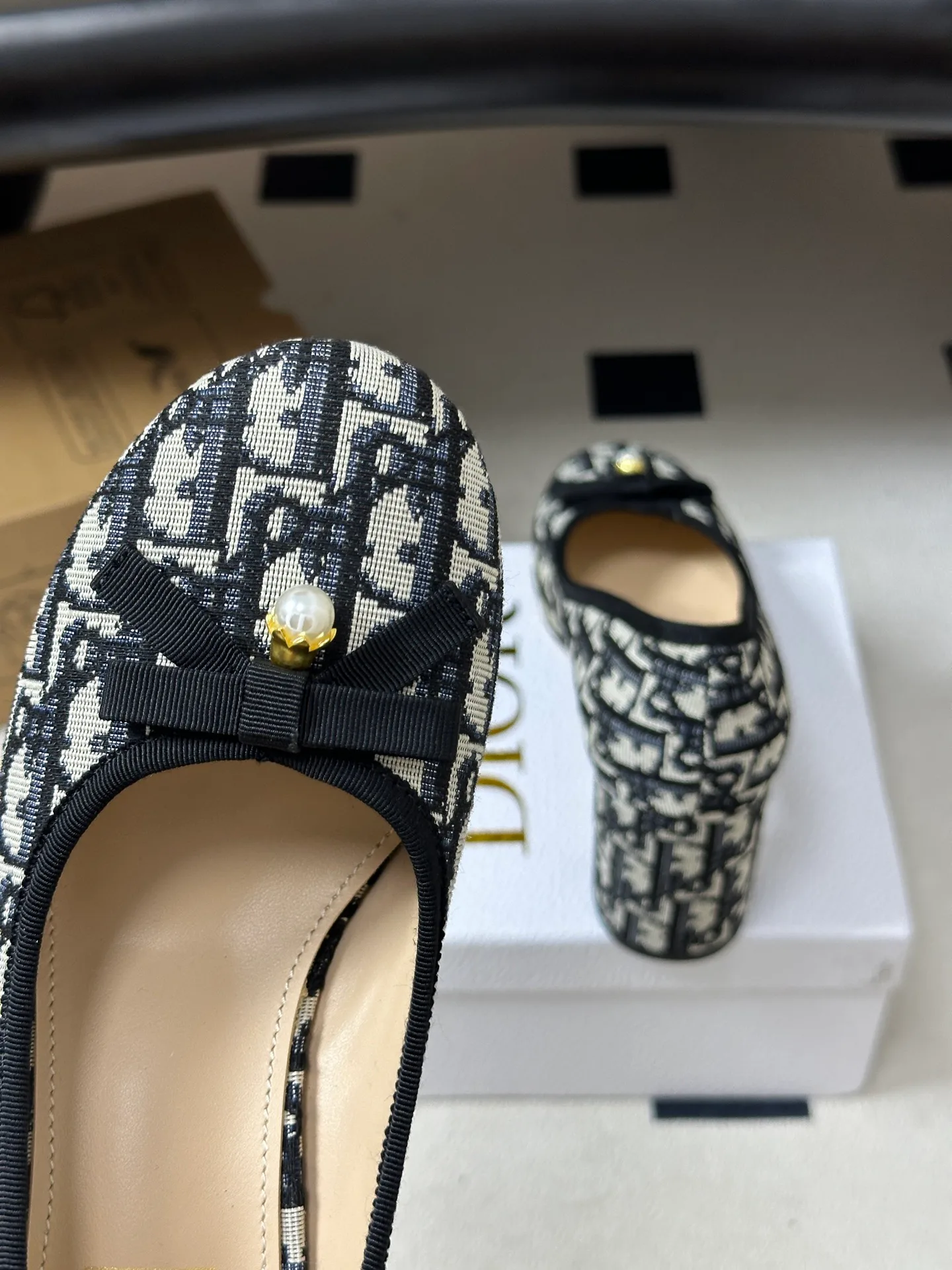 Women's Ballet Flats CHRISTIAN DIOR 18049193