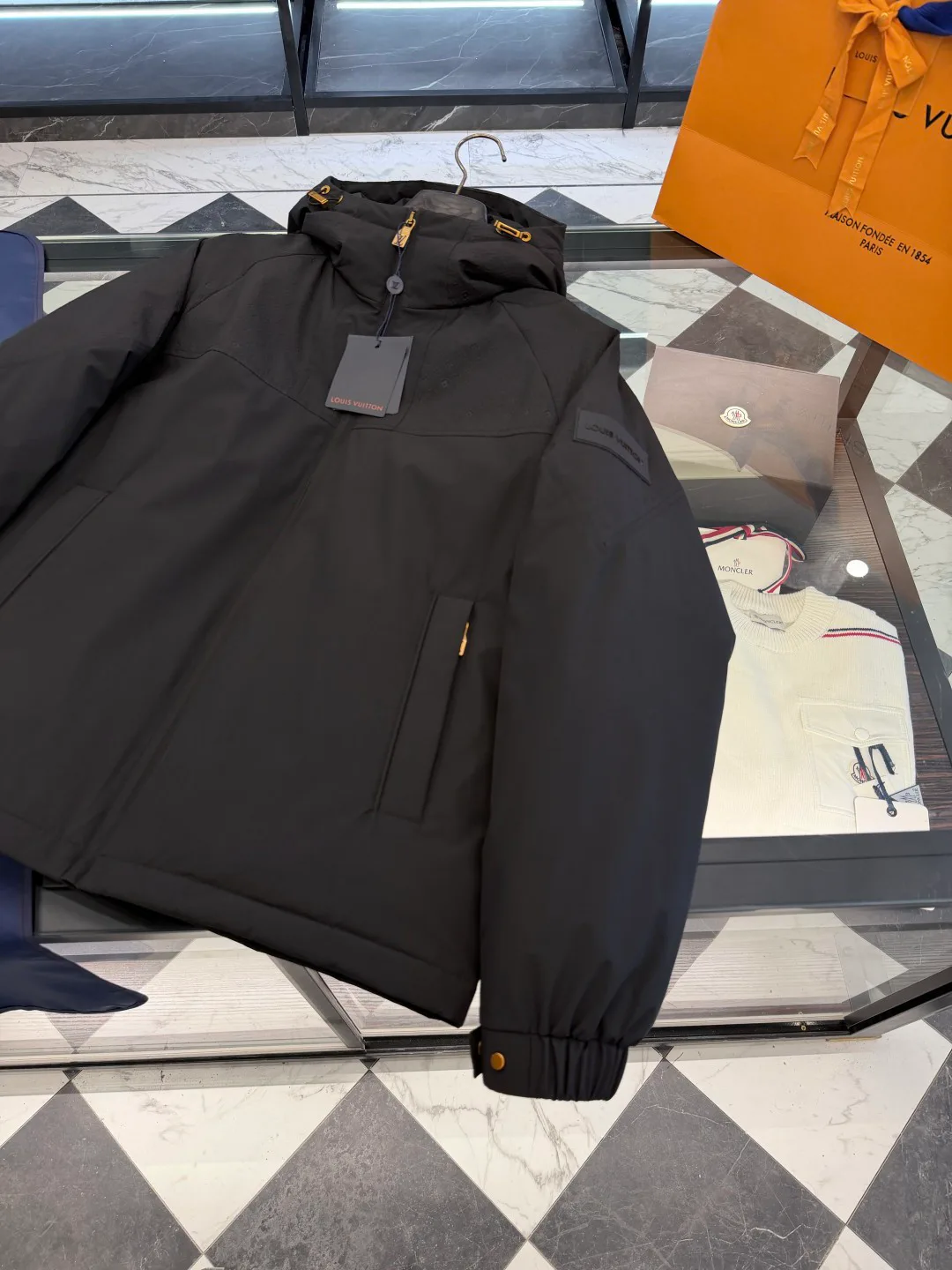 Women's Jackets And Down Jackets LOUIS VUITTON 18007716